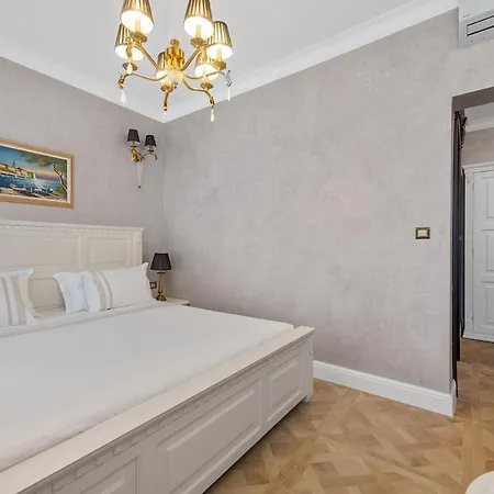 Carolus Dalmatia * Vodice