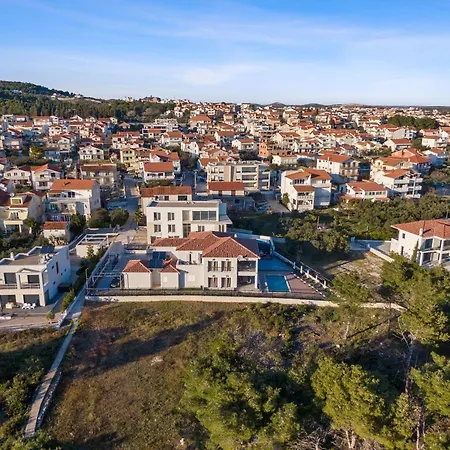 Carolus Dalmatia * Vodice