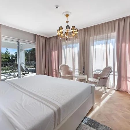 Carolus Dalmatia Vodice