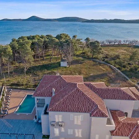 Carolus Dalmatia Villa